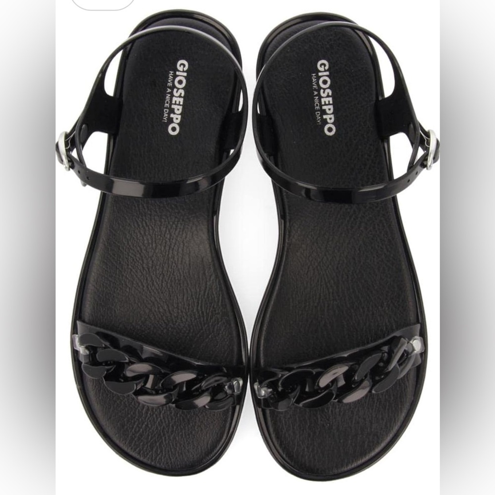 Brand: Gioseppo 
Gioseppo Women's Flip-Flop